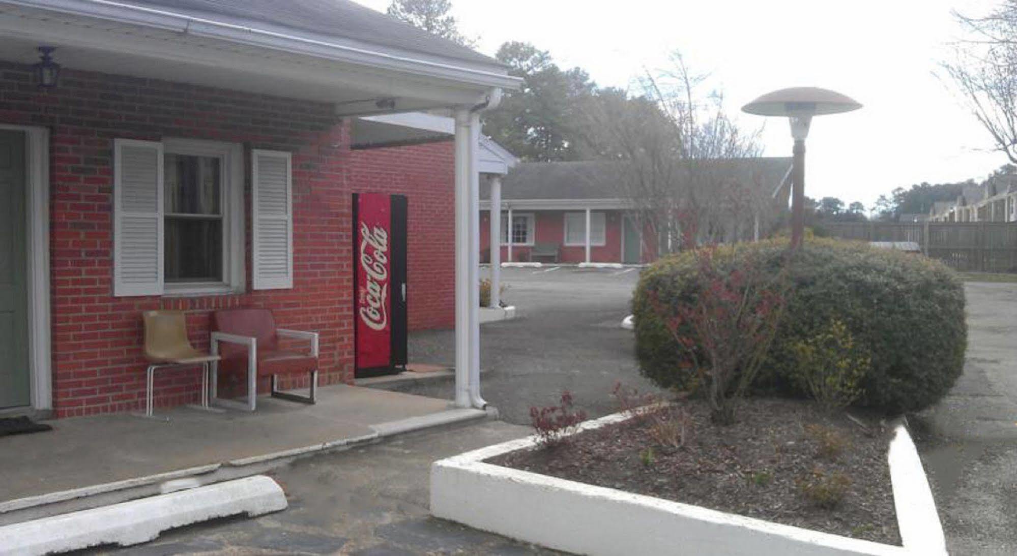 Bassett Motel Williamsburg Buitenkant foto